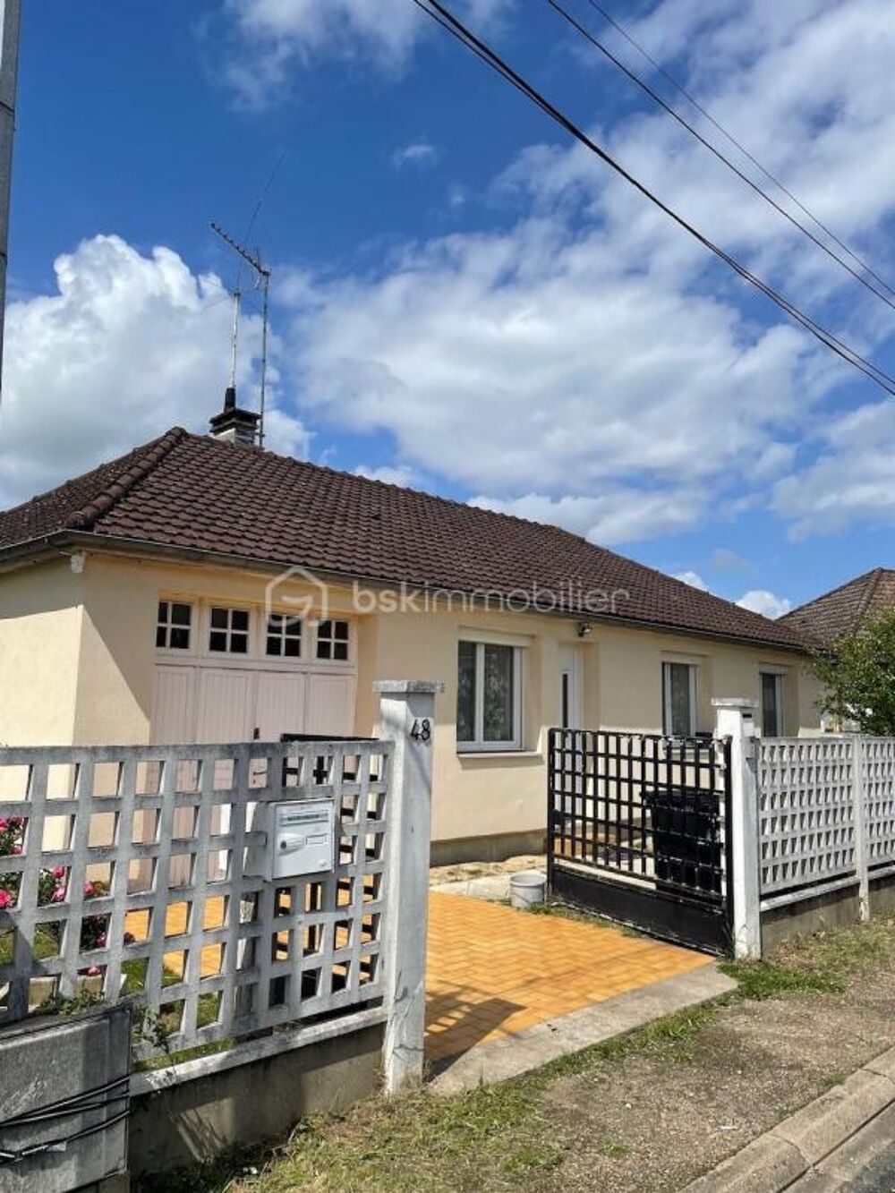 Maison de plain-pied sur beau terrain plat - proches toutes commodités