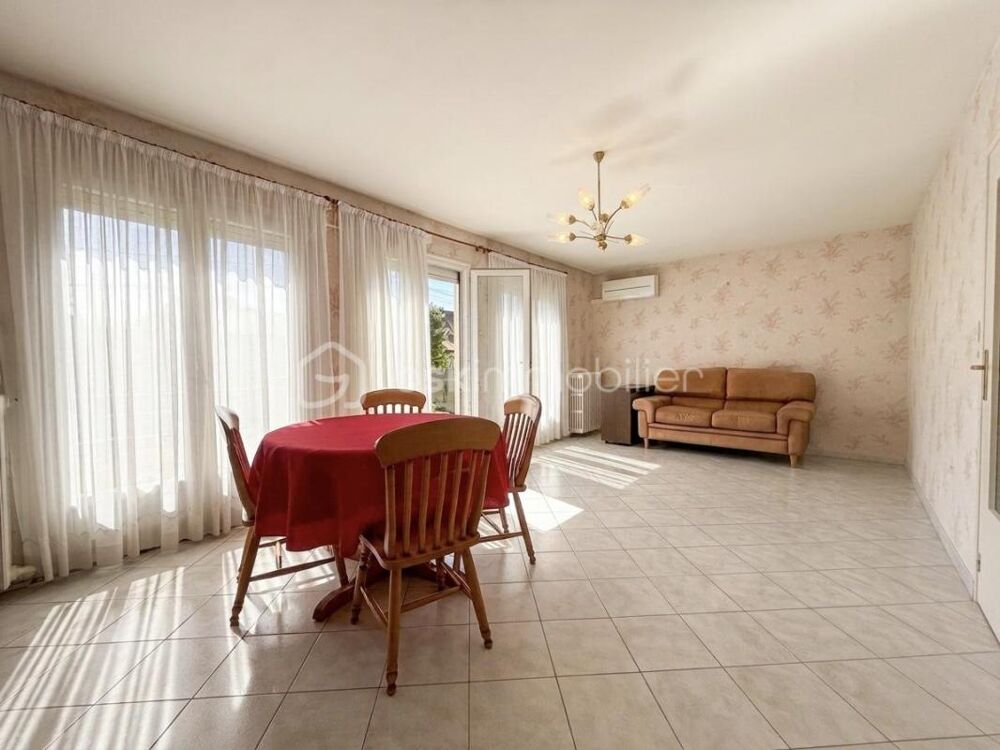 Terrain à bâtir 946 m²  Divisible en 2 Lots (20 m de façade totale)  GARE A PIED - RARE SUR LE SECTEUR