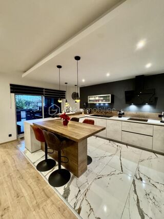  Duplex/triplex à vendre 6 pièces 121 m²