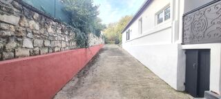  Immeuble à vendre 11 pièces 215 m²