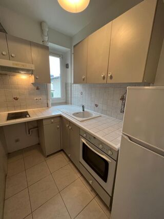  Appartement à louer 2 pièces 33 m²