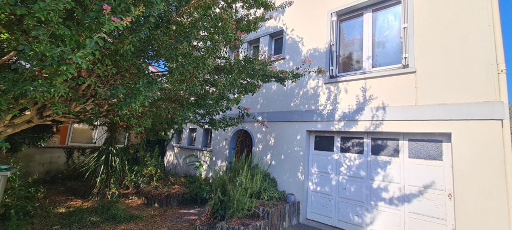 Maison Gorges Centre 8 P . 4 Chs . 174.34 M² . T 575 M² . Garage . Cave . Balcon