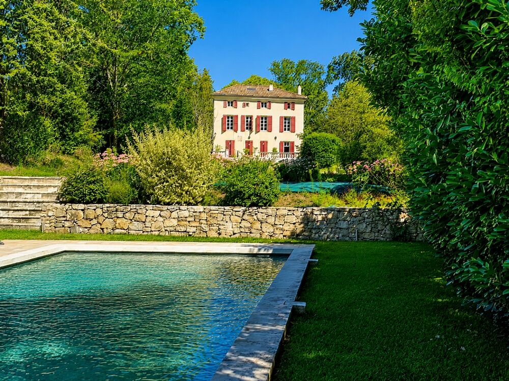 Maison 14 pièces / 420 m² / 2 808 000 EUR / AIX-EN-PROVENCE