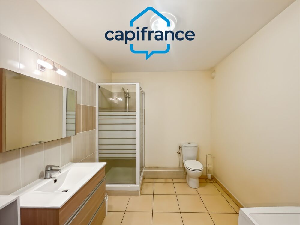 Appartement Meublé à louer 1 pièces avec emplacement parking à Sainte-Clotilde (974)
