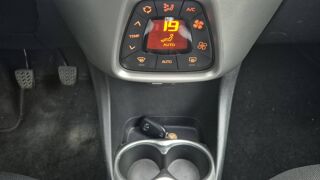 Aygo 1.0 VVT-i 69 X-Play 2017 occasion 91130 Ris Orangis