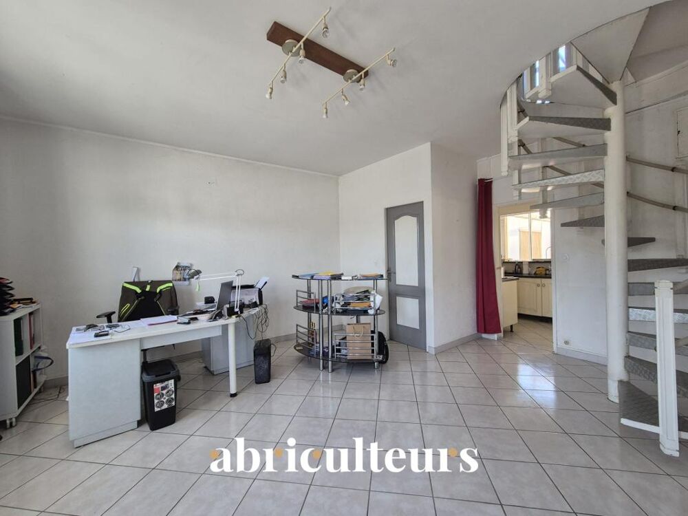 Vente Maison Maison - 150 m² - 5 pièces - cour - garage - Cognac Saint-Martin Cognac