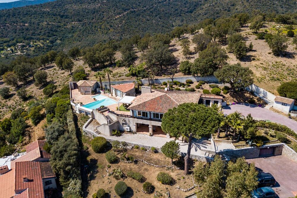  vendre  Proprit/chteau Les Issambres (83380)