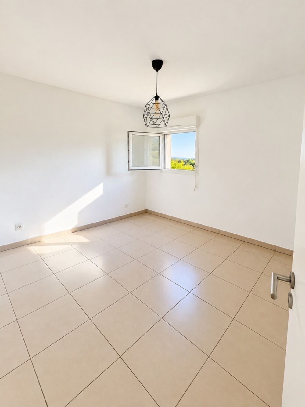 Appartement à vendre 2 pièces CARROS LES PLANS