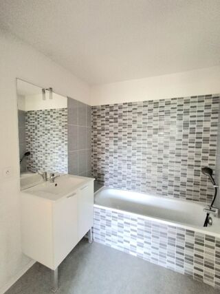  Appartement à louer 2 pièces 37 m²