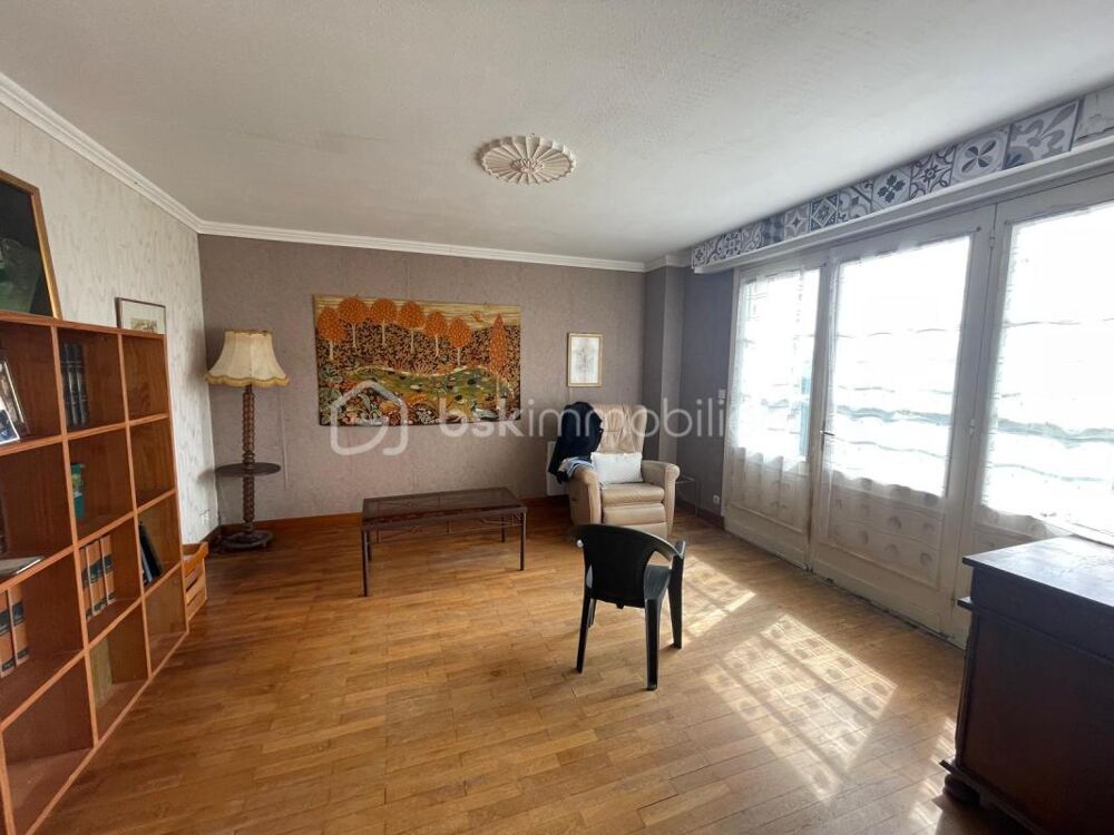 Exclusivité BSK Immobilier  Maison dexception au coeur de la nature, à 2 minutes du centre-ville