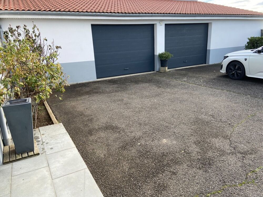 Maison 7 pièces MARINGUES 160m2 + garage double TRES BELLES PRESTATIONS aucuns travaux à prévoir