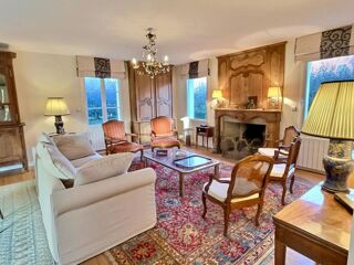  Villa  vendre 11 pices 306 m