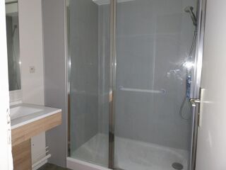  Appartement à louer 3 pièces 90 m²