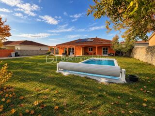 Vente Maison Maison de plain-pied de 128 m² avec piscine Bours