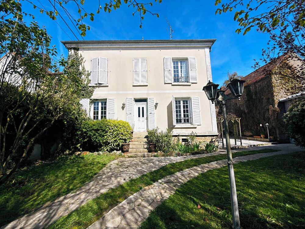 95670 MARLY LA VILLE PROCHE DU CENTRE MAISON DE MAITRE DE 185 M², 8 PIECES DONT 6 CHAMBRES