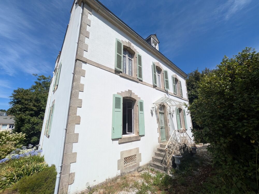 GUEMENE SUR SCORFF MAISON BOURGEOISE 7 PIÈCES 185 M² ENVIRON AVEC GARAGE ET DÉPENDANCES,UN PUITS UNE PARCELLE DE 3706M²