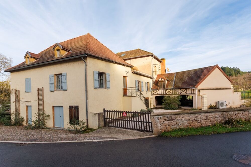 Maison 10 pièces 295 m² · à Ozolles · 295 m² · 330 000 €