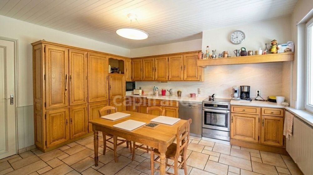 Maison lumineuse avec terrasse, jardin et garages - Arbois (39600)