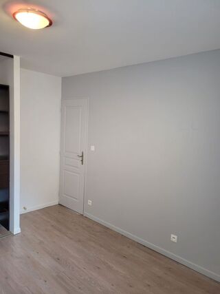 Appartement à louer 3 pièces 60 m²