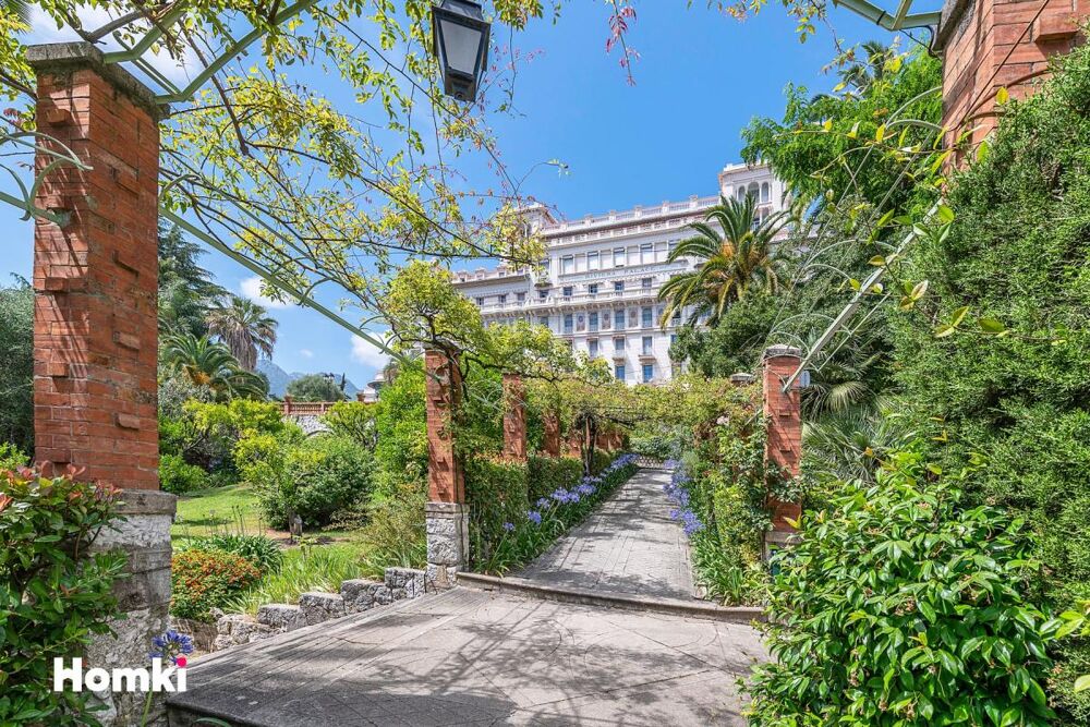 Menton  Riviera Palace  Élégant 2/3 pièces rénové au coeur dune résidence Belle Époque