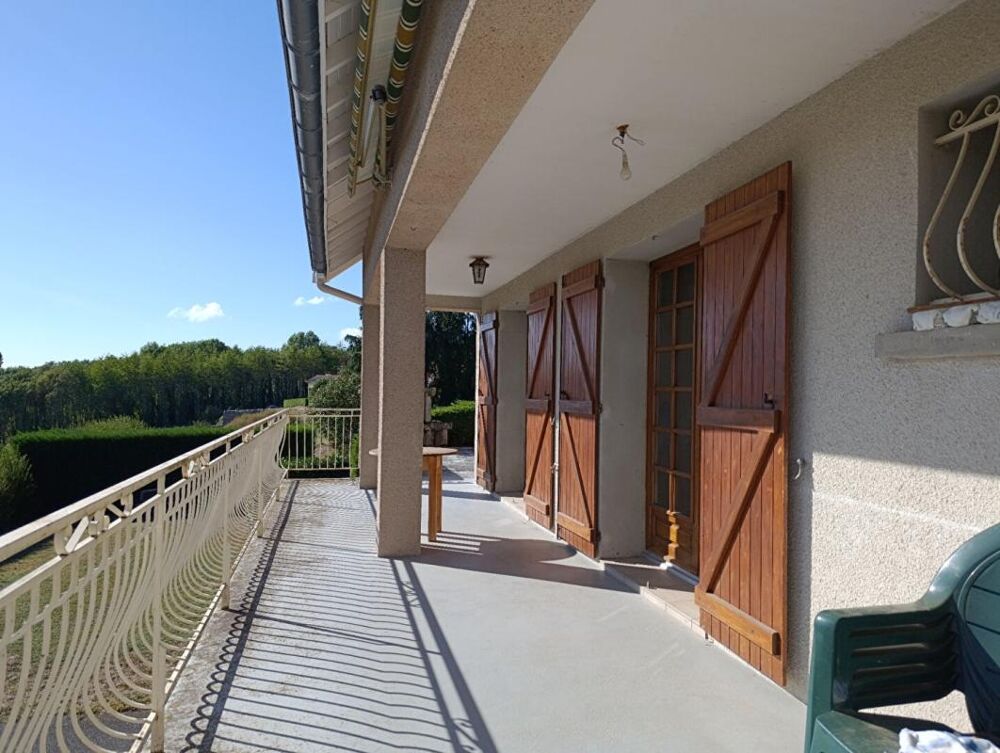 Vente Maison Maison familiale 220 m² + 220 m² de garage/stockage +terrain Soleymieux Soleymieux