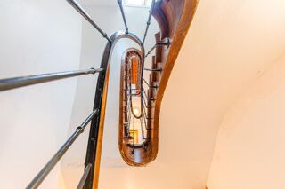  Immeuble à vendre 15 + pièces 833 m²