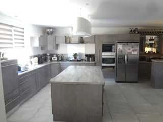  Villa  vendre 6 pices 160 m