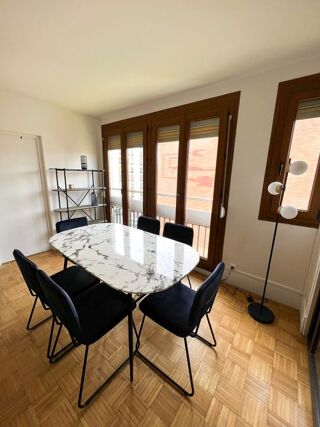 Appartement à louer 5 pièces 94 m²