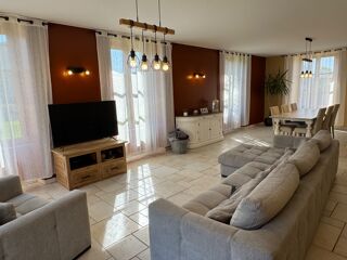  Maison � vendre 9 pi�ces 304 m�