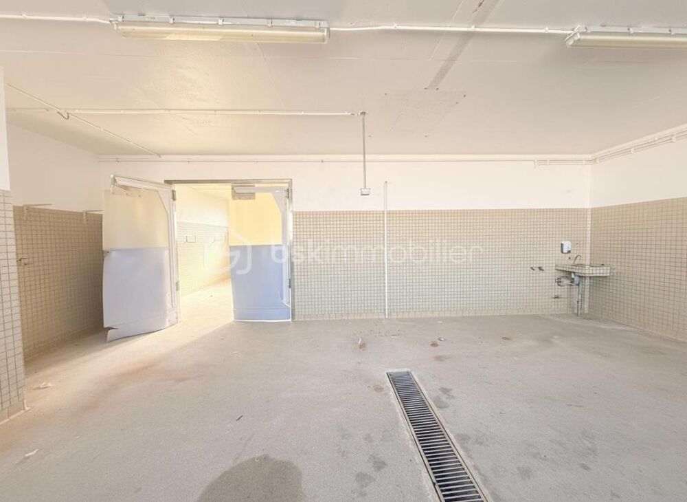 Vente Parking/Garage Grand garage double 83 m² – espace de stockage ou atelier – Notre-Dame-de-Monts Notre dame de monts