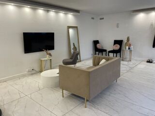  Immeuble à vendre 2 pièces 138 m²