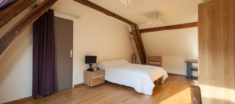 Un véritable havre de paix aux portes du Vexin  Corps de ferme avec fort potentiel ? Maison 9 pièces  6 chambres  230 m²