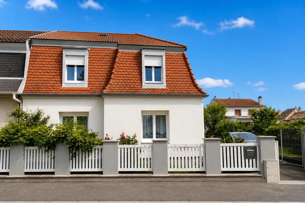 68390 SAUSHEIM  QUARTIER RÉSIDENTIEL RECHERCHÉ  MAISON FAMILIALE DE 200 m²  7 PIÈCES  5 CHAMBRES  SOUS-SOL AMÉNAGÉ  COMBLE