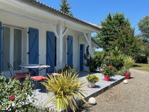   Dpt Gers (32), � vendre PLAISANCE, belle MAISON de PLAIN PIED, garage, sans travaux 100m2/ 4100m2 jardin , un peu cach�e, sans n Maison - 6 pi�ce(s) - 120 m�