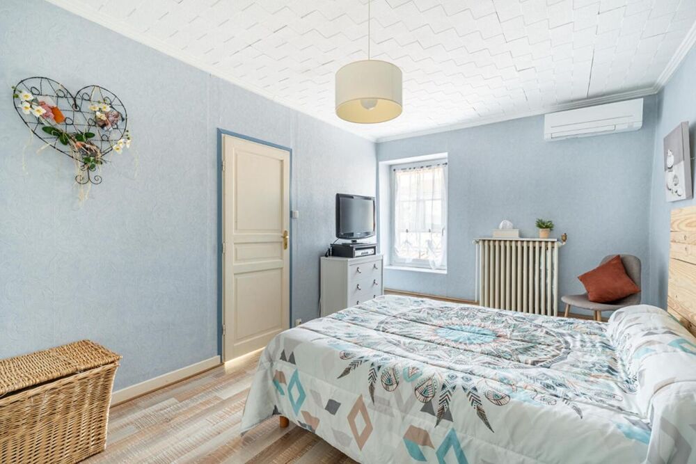 Vente Maison Maison au calme à la lisière des champs. Jons limite Jonage 5 pièce(s) 170 m2 Jonage