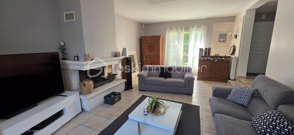 Bel espace de vie + piscine chauffée  Maison 7 pièces de 155 m² à Bussy-Saint-Georges