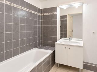 Location Appartement T3 avec balcon et parking à LA SEYNE SUR MER La seyne sur mer