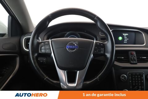 V40 1.6 D2 Momentum 115 ch 2015 occasion 92130 Issy-les-Moulineaux