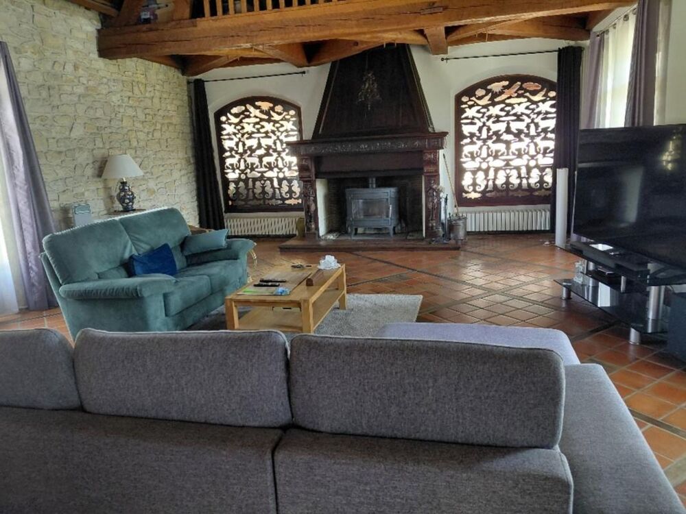 Maison 7 pièces 262 m² · à Thiviers · 262 m² · 717 000 €