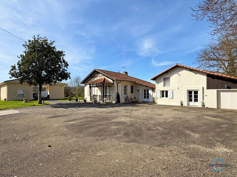   Dpt Gers (32), à vendre BARCELONNE DU GERS Maison T5 de 155 m² habitables + grands garages, dépendances et piscine sur 8678 m² d Maison - 5 pièce(s) - 155 m²