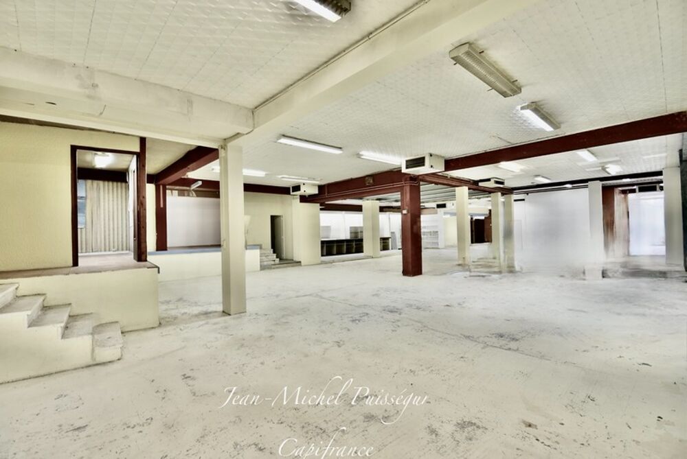   Entrepôt / Bureaux de 750m2 à Vendre à SAINT GAUDENS (31) 