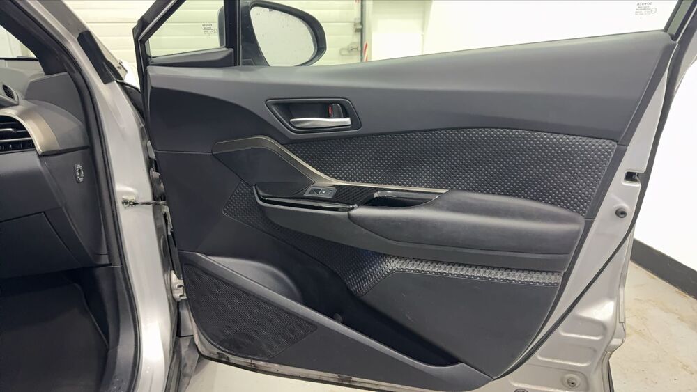 C-HR 1.8 VVT-i 122 Hybrid CVT Distinctive - Automatique Entretien 2019 occasion 54000 Nancy
