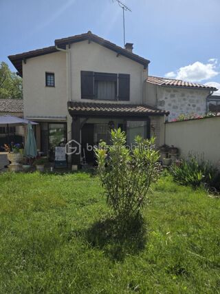 Vente Maison VIANNE-MAISON DE VILLAGE AVEC JARDIN- 3 CHAMBRES- GARAGE ET PIECES ANNEXES Vianne