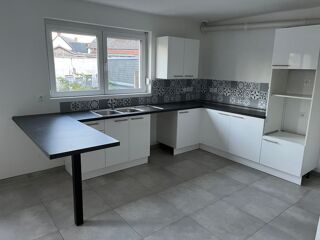  Maison à louer 3 pièces 90 m²