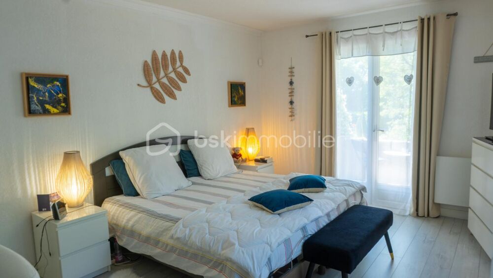 � vendre  Villa Tourrettes (83440)