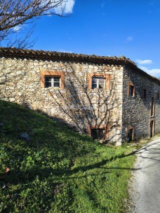  Remise / Grange � vendre 5 pi�ces 250 m�