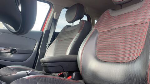 Captur 1.5 dCi 90 EDC6 Helly Hansen 2015 occasion 77160 Saint Hilliers