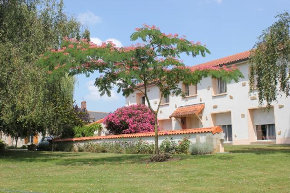 EXCLUSIVITÉ ? Propriété d'exception de 380 m² sur 2 hectares