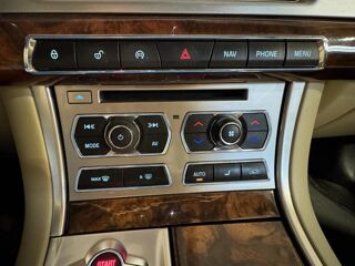 XF 2.2 Diesel PRESTIGE 2015 occasion 56120 Les Forges De Lanouee