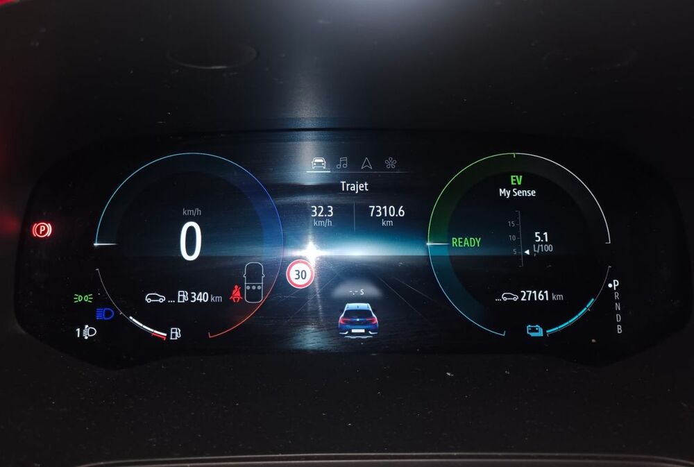 Captur 1.6 E-Tech 145 Hybrid EDC6 Techno Fast Track - Premi&egrave;re main 2023 occasion 44000 Nantes